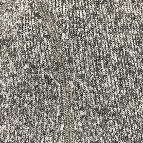 Patagonia Gray Women’s 1/4 zip up Sweater - Picture 7 of 9